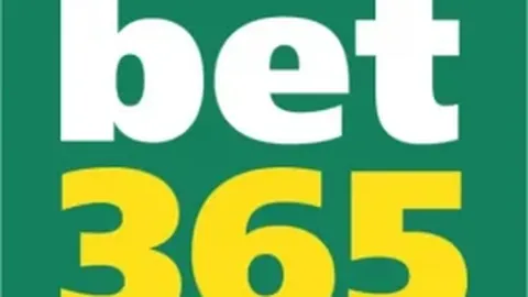 吴艳妮世锦赛刷新全国纪录，有力反驳“运动员不宜打扮”的错误观点